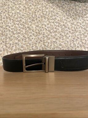 Nike Men’s Size Large Black Leather Belt with Brushed Metal Buckle